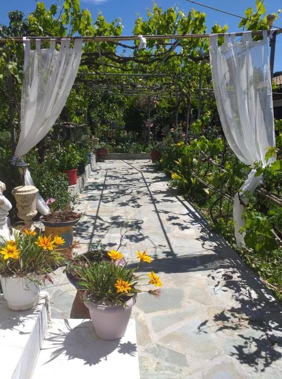 Malotu Resort Sinarádes エクステリア 写真
